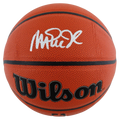 Balón firmado por Magic Johnson